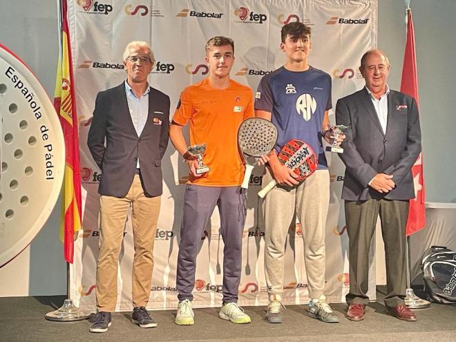 Mar&iacute;a Belloso y Martina Calvo, campeonas de Espa&ntilde;a de p&aacute;del